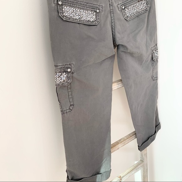 Miss Me Grey Studded Cotton Cargo Capris NWT Size 27 - Picture 12 of 13